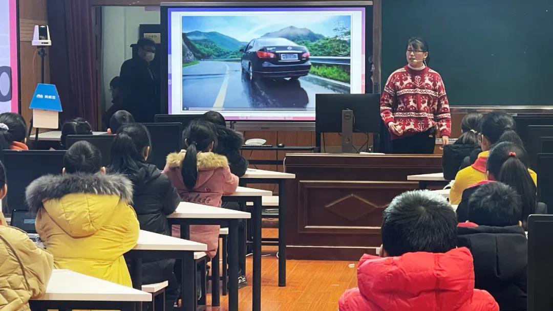 浙江柯橋“天天智慧課堂”，引領(lǐng)教師專業(yè)成長(zhǎng)2.jpg