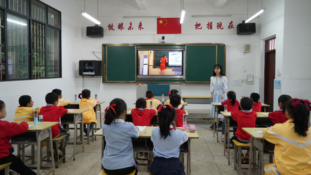 建三個(gè)課堂就選奧威亞,基于專(zhuān)遞課堂的區(qū)域研修，助力城鄉(xiāng)教育一體化發(fā)展