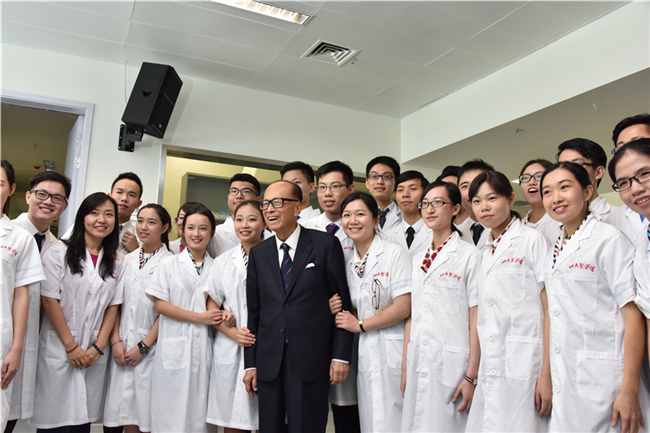 這個(gè)投資了近4億，連李嘉誠(chéng)、姚明都參觀過(guò)的教學(xué)中心真的很牛逼！