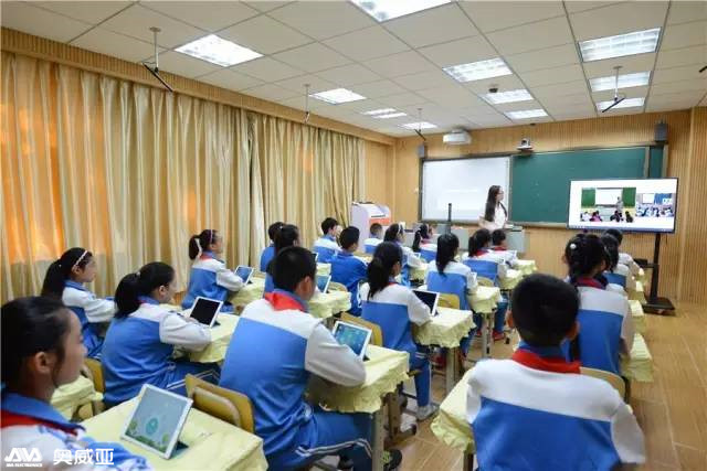 遠(yuǎn)程互動(dòng)+iPad教學(xué)，這可能是今年最好玩的黨課