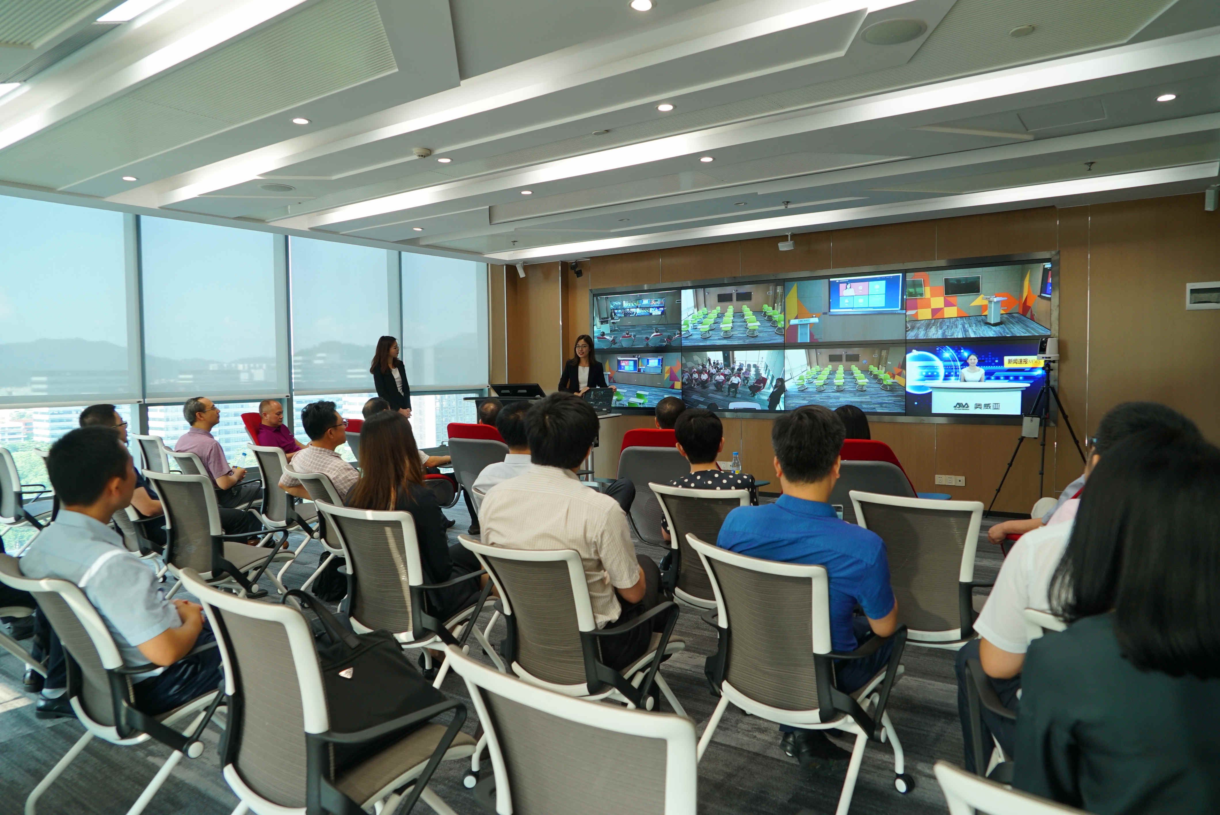 中國國新、上海華誼、中國文發(fā)，三方領(lǐng)導(dǎo)參觀奧威亞