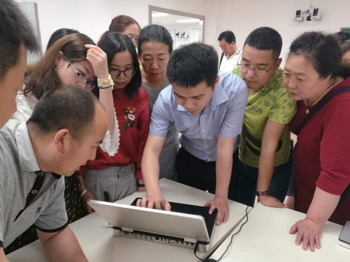 服務(wù)│設(shè)備不會(huì)用？看奧威亞“用戶培訓(xùn)”如何急你所急