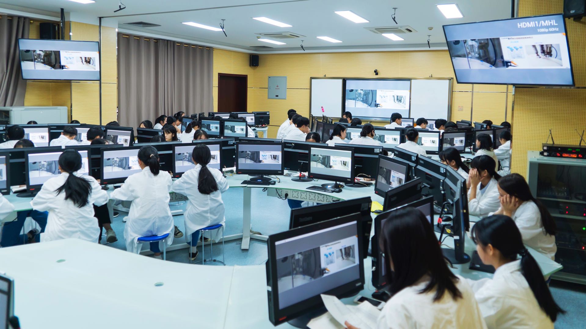 奧威亞攜手廣東省食品藥品職業(yè)技術(shù)學(xué)?！盎ヂ?lián)網(wǎng)+實(shí)訓(xùn)”打破“圍觀式教學(xué)”！