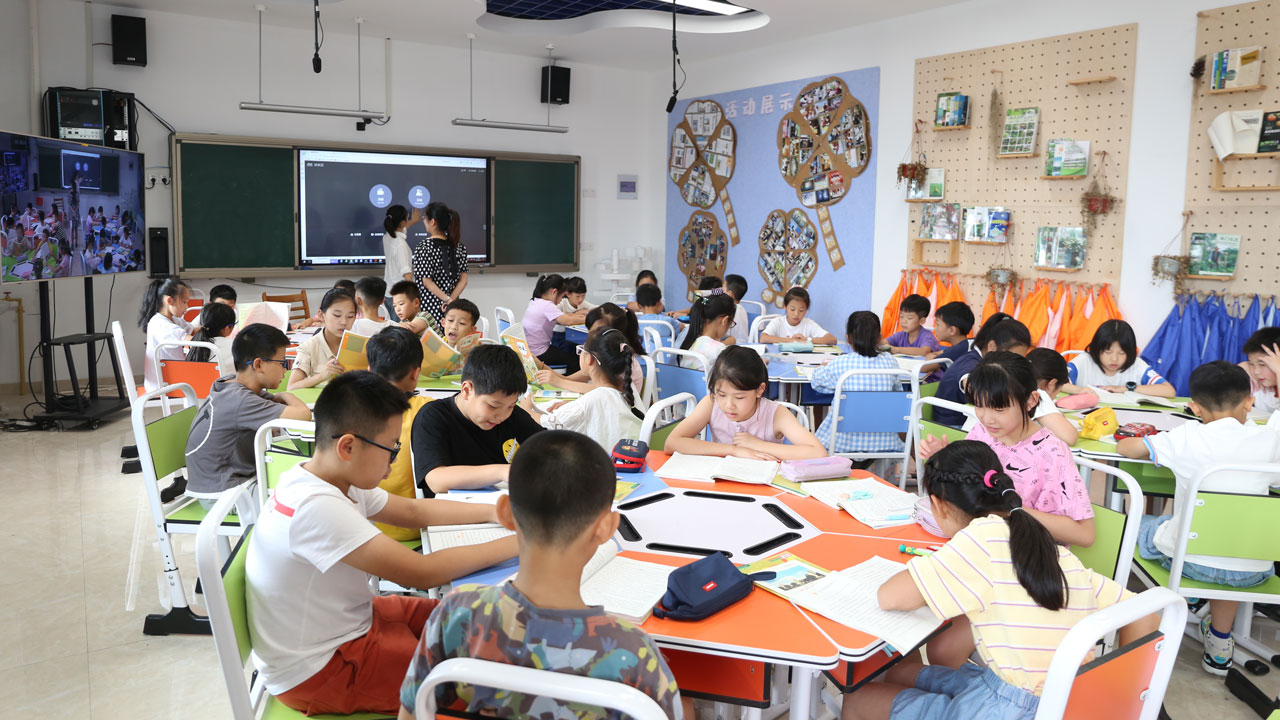 建三個(gè)課堂就選奧威亞,專(zhuān)遞課堂與網(wǎng)絡(luò)研修相結(jié)合，創(chuàng)新“互聯(lián)網(wǎng)+”結(jié)對(duì)幫扶